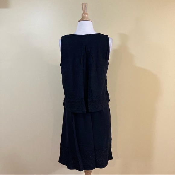 Chic Split Back Embroidered Overlay Sleeveless Midi Dress - Picture 6 of 6